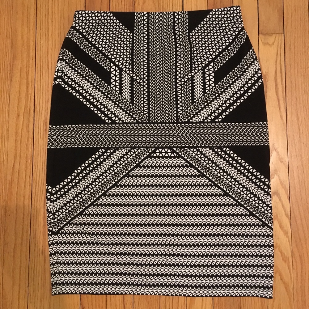 Black and white elastic waist SKIRT